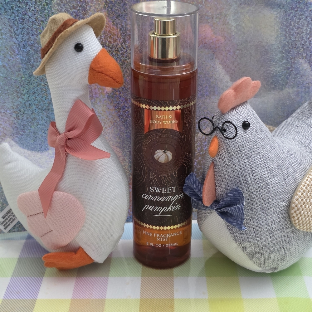 Bath & Body Works Sweet Cinnamon Pumpkin Fine Fragrance Body Mist 8oz NEW RARE